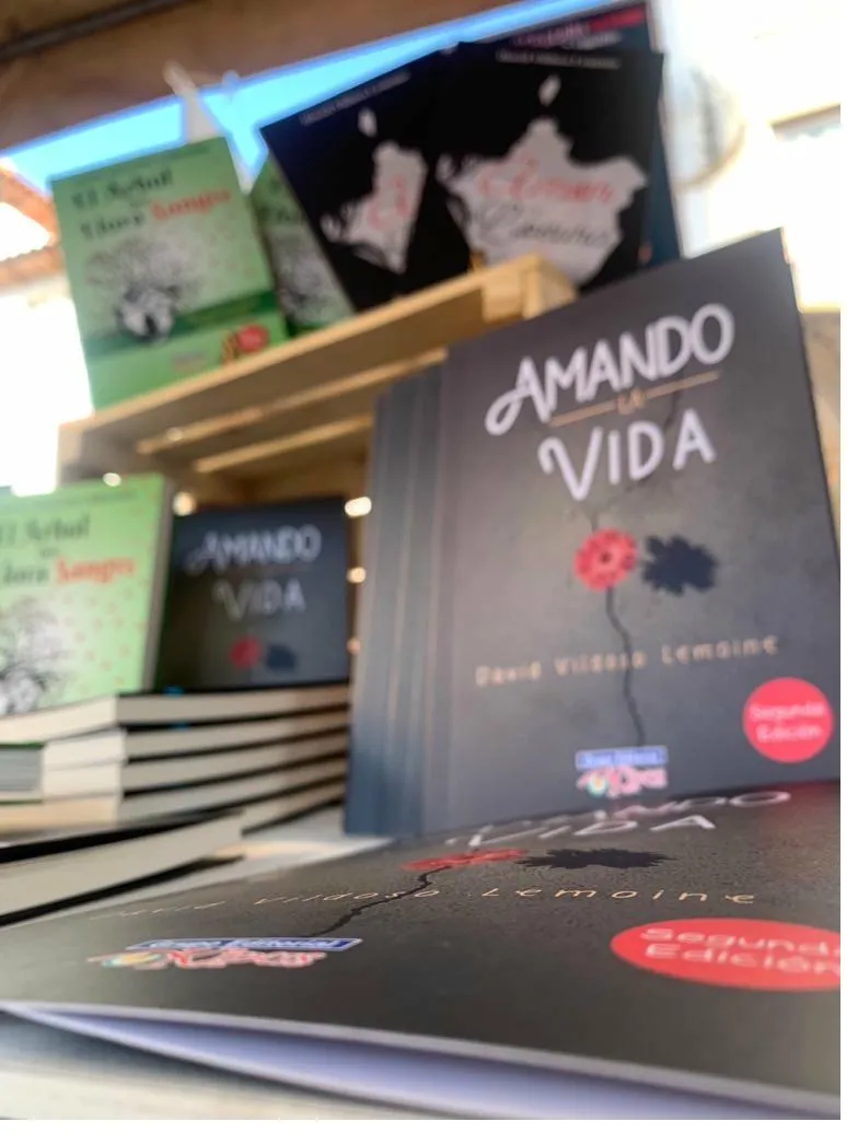 Libros de David Vildoso Lemoine en exhibición